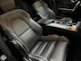 Volvo XC60 2.0 T8 AWD R-DESIGN BLACK-LINE BJ2023 455PK SOH-TEST LUCHTVERING/ PANO/LEDER/H&K/H-UP/360CAM