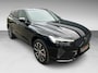 Volvo XC60 2.0 T8 AWD R-DESIGN BLACK-LINE BJ2023 455PK SOH-TEST LUCHTVERING/ PANO/LEDER/H&K/H-UP/360CAM