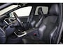 Volvo XC60 T5 R-Design - Panoramisch schuif-/kanteldak - Xenon-koplampen - Adaptive Cruise Control - Parkeerverwarming - Lederen bekleding - Verwarmbare voorstoelen - Elek. bedienbare voorstoelen - Keyless - Parkeersensoren - Parkeercamera - Gelaagde zijruiten - 20' LMV - trekhaak