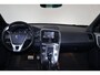 Volvo XC60 T5 R-Design - Panoramisch schuif-/kanteldak - Xenon-koplampen - Adaptive Cruise Control - Parkeerverwarming - Lederen bekleding - Verwarmbare voorstoelen - Elek. bedienbare voorstoelen - Keyless - Parkeersensoren - Parkeercamera - Gelaagde zijruiten - 20' LMV - trekhaak