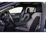 Volvo V60 T6 Recharge AWD Plus Dark - Panorama/schuifdak - IntelliSafe Assist & Surround - 360º Camera - Harman/Kardon audio - Verwarmde voorstoelen, stuur & achterbank - Parkeersensoren voor & achter - Elektr. bedienb. voorstoelen met geheugen - Head up display - Extra getint glas - 19' LMV