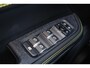 Lynk & Co 01 1.5 More - Panorama/schuifdak - Adaptieve Cruise control met stuurovername - Infinity Audio by Harman/Kardon - BLIS - Stoelverwarming voor - Adaptieve LED koplampen - Geïntegreerde dashcam voor - Elektr. bedienb. achterklep - Draadloze Apple Carplay & Android Auto - Keyless Entry & drive - 20' LMV