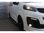 Opel Vivaro 2.0D 180PK L3H1 RE-VOLVE AUTOMAAT / NAVI / LEDER / FULL-LED / 17" LMV / CAMERA / KEYLESS / IRMSCHER / SIDEBARS / TREKHAAK / BETIMMERING / 1E EIGENAAR / UNIEK !!