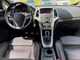 Opel Astra GTC 1.6 Turbo Sport met leer en parkeersensoren en navigatie en bluetooth en cruise controle en airco