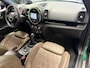 MINI Countryman 1.5 COOPER S E ALL4 CHILI AUTOMAAT PANORAMADAK HEAD-UP DISPLAY ADAPTIVE CRUISE CONTROL NAVIGATIE STOEL EN VOORRUITVERWARMING ELK. SCHUIF KANTELDAK KEYLESS GO ACHTERUITRIJCAMERA