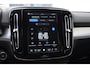 Volvo XC40 211PK Automaat B4 Plus Dark / Trekhaak / Navigatie / Adaptive Cruise / Harman Kardon / Stuur- & Stoelverwarming / Elektrische achterklep / Achteruitrijcamera / Elektrische stoelverst. met geheugen