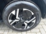 Peugeot 2008 1.2T 130pk Allure Pack Automaat | Climate control | Navigatie via Apple / Android | 17" Lm velgen | Adaptieve cruise control | Dode hoek detectie