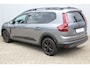 Dacia Jogger 1.0-110pk TCe 110 Extreme+ 7-zitter ! Zeer nette en erg praktische Dacia ! Autm. airco, metallic lak, stoelverwarming, LM wielen+all season banden, cruise control, pdc v+a, dodehoek assistent, camera, navigatie, telefoonvoorb.,  etc.