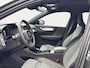 Volvo XC40 2.0 B4 Plus Dark Elektrisch uitklapbare trekhaak | Achteruitrijcamera | Apple Carplay/Android Auto|telefoonintegratie premium | Audio installatie premium