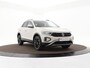 Volkswagen T-Roc 1.5 TSI 150pk DSG Life · Trekhaak · Stoelverwarming · Apple/Android Car Play · Navigatie · 18'' Velgen ·