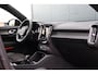 Volvo XC40 Recharge Pro 70 kWh | Full Options | R-design | Pano | Trekhaak | 360 camera | Harman Kardon | 20 inch | Adaptieve cruise | Verwarmd stuurwiel