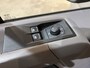 Volkswagen Crafter 35 2.0 TDI L3H3 140 PK Automaat / Euro 6 / Trekhaak 3.000 KG / Airco / Cruise Control / PDC / CarPlay / Navigatie / 3-Zits / 56.200 km !!