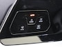 Volkswagen Golf 1.5 TSI Life Business | Navigatie | Stoel- en stuurwielverwarming | Adaptieve cruise control | Parkeersensoren | Elektrisch inklapbare buitenspiegels | CarPlay | 3-zone airco |