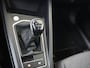 Volkswagen Golf 1.5 TSI Life Business | Navigatie | Stoel- en stuurwielverwarming | Adaptieve cruise control | Parkeersensoren | Elektrisch inklapbare buitenspiegels | CarPlay | 3-zone airco |