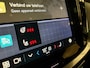 Volvo V60 T8 AWD Recharge Ultra Dark | Trekhaak | Schuifdak | 455pk | Head-Up Display | Harman Kardon | Adaptieve Cruise Control | Stoelverwarming voor+achter | Stuurwielverwarming | Full LED Meesturende koplampen | Parkeercamera | Pilot Assist | BLIS Dode Hoek Detectie | Parkeercamera | Elektrische voorstoelen geheugen | Lederen bekleding | Zitting verlenging voorstoelen | Lederen dashboard | 19 Inch | Google Infotainment | Keyless Drive | Parkeersensoren voor+achter | Privacy Glass | Elektrisch bedienbare achterklep | DAB Radio | Apple Carplay/Android Auto | Volvo On Call met mobiele App functie | Silver Dawn Metallic |