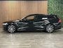 Volvo V60 T6 AWD Recharge Plus Dark | Schuifdak | Trekhaak | Adaptieve Cruise Control | Stoelverwarming voor+achter | Stuurwielverwarming | Full LED Meesturende koplampen | Pilot Assist | BLIS Dode Hoek Detectie | Parkeercamera Elektrische voorstoelen geheugen | Lederen bekleding | Zitting verlenging voorstoelen | 18 Inch | Google Infotainment | Keyless Drive | Privacy Glass | Parkeersensoren voor+achter | Elektrisch bedienbare achterklep | DAB Radio | Apple Carplay/Android Auto | Volvo On Call met mobiele App functie | Onyx Black Metallic |