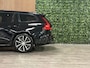 Volvo V60 T6 AWD Recharge Plus Dark | Schuifdak | Trekhaak | Adaptieve Cruise Control | Stoelverwarming voor+achter | Stuurwielverwarming | Full LED Meesturende koplampen | Pilot Assist | BLIS Dode Hoek Detectie | Parkeercamera Elektrische voorstoelen geheugen | Lederen bekleding | Zitting verlenging voorstoelen | 18 Inch | Google Infotainment | Keyless Drive | Privacy Glass | Parkeersensoren voor+achter | Elektrisch bedienbare achterklep | DAB Radio | Apple Carplay/Android Auto | Volvo On Call met mobiele App functie | Onyx Black Metallic |