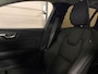 Volvo V60 T6 AWD Recharge Plus Dark | Schuifdak | Trekhaak | Adaptieve Cruise Control | Stoelverwarming voor+achter | Stuurwielverwarming | Full LED Meesturende koplampen | Pilot Assist | BLIS Dode Hoek Detectie | Parkeercamera Elektrische voorstoelen geheugen | Lederen bekleding | Zitting verlenging voorstoelen | 18 Inch | Google Infotainment | Keyless Drive | Privacy Glass | Parkeersensoren voor+achter | Elektrisch bedienbare achterklep | DAB Radio | Apple Carplay/Android Auto | Volvo On Call met mobiele App functie | Onyx Black Metallic |