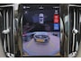 Volvo XC60 T6 Recharge AWD Ultimate Bright - Luchtvering - Panorama/schuifdak - IntelliSafe Assist & Surround - 360º Camera - Harman/Kardon audio - Massagefunctie - Verwarmde voorstoelen, stuur & achterbank - Parkeersensoren voor & achter - Elektr. bedienb. voorstoelen met geheugen - Head up display - Draadloze tel. lader - Standkachel - Extra getint glas - Inklapbare trekhaak - 21' LMV