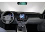 Volvo XC60 T6 Recharge AWD Ultimate Bright - Luchtvering - Panorama/schuifdak - IntelliSafe Assist & Surround - 360º Camera - Harman/Kardon audio - Massagefunctie - Verwarmde voorstoelen, stuur & achterbank - Parkeersensoren voor & achter - Elektr. bedienb. voorstoelen met geheugen - Head up display - Draadloze tel. lader - Standkachel - Extra getint glas - Inklapbare trekhaak - 21' LMV
