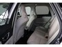 Volvo XC60 T6 Recharge AWD Ultimate Bright - Luchtvering - Panorama/schuifdak - IntelliSafe Assist & Surround - 360º Camera - Harman/Kardon audio - Massagefunctie - Verwarmde voorstoelen, stuur & achterbank - Parkeersensoren voor & achter - Elektr. bedienb. voorstoelen met geheugen - Head up display - Draadloze tel. lader - Standkachel - Extra getint glas - Inklapbare trekhaak - 21' LMV
