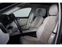 Volvo XC60 T6 Recharge AWD Ultimate Bright - Luchtvering - Panorama/schuifdak - IntelliSafe Assist & Surround - 360º Camera - Harman/Kardon audio - Massagefunctie - Verwarmde voorstoelen, stuur & achterbank - Parkeersensoren voor & achter - Elektr. bedienb. voorstoelen met geheugen - Head up display - Draadloze tel. lader - Standkachel - Extra getint glas - Inklapbare trekhaak - 21' LMV