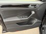 Volkswagen T-Roc 1.5 TSI 150pk DSG R-Line | Camera | Keyless | Elek. Achterklep | Dode hoek | Rijklaar incl. 1 jaar Bovag garantie