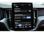 Volvo XC60 2.0 T6 Plug-in hybrid AWD Ultra Black Edition | Full Options | Bowers & Wilkins | Luchtvering | Visual Park Assist incl. 360° Camera | Gelamineerde Zijruiten | Head-up Display | Geventileerde Nappa Lederen Voorstoelen | Stoelmassage | Verwarmbare Achterbank | Stuurverwarming | Stoelverwarming Voor en Achter | Panoramisch Schuif-/Kanteldak | 22-Inch Lichtmetalen Velgen | Getint Glas | Volvo Guard Alarm | Adaptieve Cruise Control | BLIS | Keyless | Elektrische Achterklep | Google |