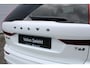 Volvo XC60 2.0 T6 Plug-in hybrid AWD Ultra Black Edition | Full Options | Bowers & Wilkins | Luchtvering | Visual Park Assist incl. 360° Camera | Gelamineerde Zijruiten | Head-up Display | Geventileerde Nappa Lederen Voorstoelen | Stoelmassage | Verwarmbare Achterbank | Stuurverwarming | Stoelverwarming Voor en Achter | Panoramisch Schuif-/Kanteldak | 22-Inch Lichtmetalen Velgen | Getint Glas | Volvo Guard Alarm | Adaptieve Cruise Control | BLIS | Keyless | Elektrische Achterklep | Google |