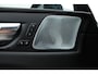 Volvo XC60 2.0 T6 Plug-in hybrid AWD Ultra Black Edition | Full Options | Bowers & Wilkins | Luchtvering | Visual Park Assist incl. 360° Camera | Gelamineerde Zijruiten | Head-up Display | Geventileerde Nappa Lederen Voorstoelen | Stoelmassage | Verwarmbare Achterbank | Stuurverwarming | Stoelverwarming Voor en Achter | Panoramisch Schuif-/Kanteldak | 22-Inch Lichtmetalen Velgen | Getint Glas | Volvo Guard Alarm | Adaptieve Cruise Control | BLIS | Keyless | Elektrische Achterklep | Google |
