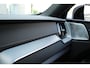 Volvo XC60 2.0 T6 Plug-in hybrid AWD Ultra Black Edition | Full Options | Bowers & Wilkins | Luchtvering | Visual Park Assist incl. 360° Camera | Gelamineerde Zijruiten | Head-up Display | Geventileerde Nappa Lederen Voorstoelen | Stoelmassage | Verwarmbare Achterbank | Stuurverwarming | Stoelverwarming Voor en Achter | Panoramisch Schuif-/Kanteldak | 22-Inch Lichtmetalen Velgen | Getint Glas | Volvo Guard Alarm | Adaptieve Cruise Control | BLIS | Keyless | Elektrische Achterklep | Google |