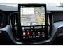 Volvo XC60 2.0 T6 Plug-in hybrid AWD Ultra Black Edition | Full Options | Bowers & Wilkins | Luchtvering | Visual Park Assist incl. 360° Camera | Gelamineerde Zijruiten | Head-up Display | Geventileerde Nappa Lederen Voorstoelen | Stoelmassage | Verwarmbare Achterbank | Stuurverwarming | Stoelverwarming Voor en Achter | Panoramisch Schuif-/Kanteldak | 22-Inch Lichtmetalen Velgen | Getint Glas | Volvo Guard Alarm | Adaptieve Cruise Control | BLIS | Keyless | Elektrische Achterklep | Google |