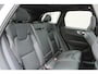 Volvo XC60 2.0 T6 Plug-in hybrid AWD Ultra Black Edition | Full Options | Bowers & Wilkins | Luchtvering | Visual Park Assist incl. 360° Camera | Gelamineerde Zijruiten | Head-up Display | Geventileerde Nappa Lederen Voorstoelen | Stoelmassage | Verwarmbare Achterbank | Stuurverwarming | Stoelverwarming Voor en Achter | Panoramisch Schuif-/Kanteldak | 22-Inch Lichtmetalen Velgen | Getint Glas | Volvo Guard Alarm | Adaptieve Cruise Control | BLIS | Keyless | Elektrische Achterklep | Google |