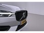 Volvo XC60 T8 Twin Engine Momentum | Head-Up | Panoramadak | Trekhaak | Leder | Camera | 19 Inch