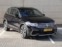 Volkswagen Tiguan 1.5 TSI R-Line 150pk DSG | Panoramadak | Harman Kardon | 20" inch velgen | 360 camera | Trekhaak | Navigatie |
