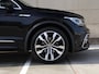 Volkswagen Tiguan 1.5 TSI R-Line 150pk DSG | Panoramadak | Harman Kardon | 20" inch velgen | 360 camera | Trekhaak | Navigatie |
