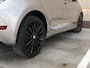 Volkswagen Up! 1.0 R-Line 65 pk | Cruise control | Camera | Climate control | 17 inch Velgen