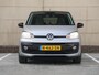 Volkswagen Up! 1.0 R-Line 65 pk | Cruise control | Camera | Climate control | 17 inch Velgen