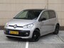Volkswagen Up! 1.0 R-Line 65 pk | Cruise control | Camera | Climate control | 17 inch Velgen