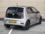 Volkswagen Up! 1.0 R-Line 65 pk | Cruise control | Camera | Climate control | 17 inch Velgen