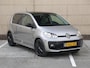 Volkswagen Up! 1.0 R-Line 65 pk | Cruise control | Camera | Climate control | 17 inch Velgen