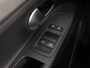 Volkswagen Up! 1.0 R-Line 65 pk | Cruise control | Camera | Climate control | 17 inch Velgen