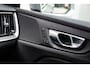 Volvo V60 Cross Country 2.0 B5 AWD Plus | Black Pack | Adaptive Cruise Control | Stoelverwarming Voor & Achter | Stuurverwarming |