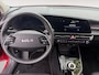 Kia Niro EV DynamicPlusLine 64.8 kWh TREKHAAK ! | OPEN DAK | STOEL & STUURVERWARMING | RESTERENDE FABRIEKSGARANTIE TM 2033
