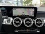 Mercedes-Benz GLB 200 Business Solution AMG PANORAMADAK | SFEERVERLICHTING | ELEKTRISCHE TREKHAAK | CAMERA | STOELVERWARMING | MERCEDES-DEALER ONDERHOUDEN | MERCEDES GARANTIE T/M 05-2028