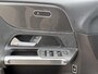 Mercedes-Benz GLB 200 Business Solution AMG PANORAMADAK | SFEERVERLICHTING | ELEKTRISCHE TREKHAAK | CAMERA | STOELVERWARMING | MERCEDES-DEALER ONDERHOUDEN | MERCEDES GARANTIE T/M 05-2028