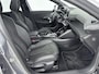Peugeot e-208 136pk EV GT Pack 50 kWh | Panorama dak | Carplay | Adaptieve Cruis Control | Navigatie | Verwarmbare Voorstoelen |