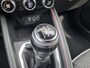 Renault Clio 1.0 TCe Intens | Navigatie | Apple Carplay | Trekhaak | Camera | All Season Banden |