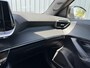Peugeot e-2008 EV Active Pack 50 kWh Apple Carplay | Android Auto | Parkeersensoren | Cruise Control | Climate Control | SOH 98,7%
