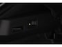 Volkswagen T-Roc 1.5 eTsi 150pk DSG R-Line First Edition Trekhaak Camera Stoelverwarming Carplay